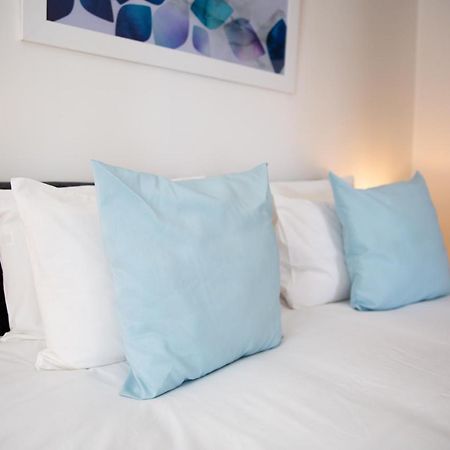 Velvet 1-Bedroom Apartment, Clockhouse, Hoddesdon Exterior foto
