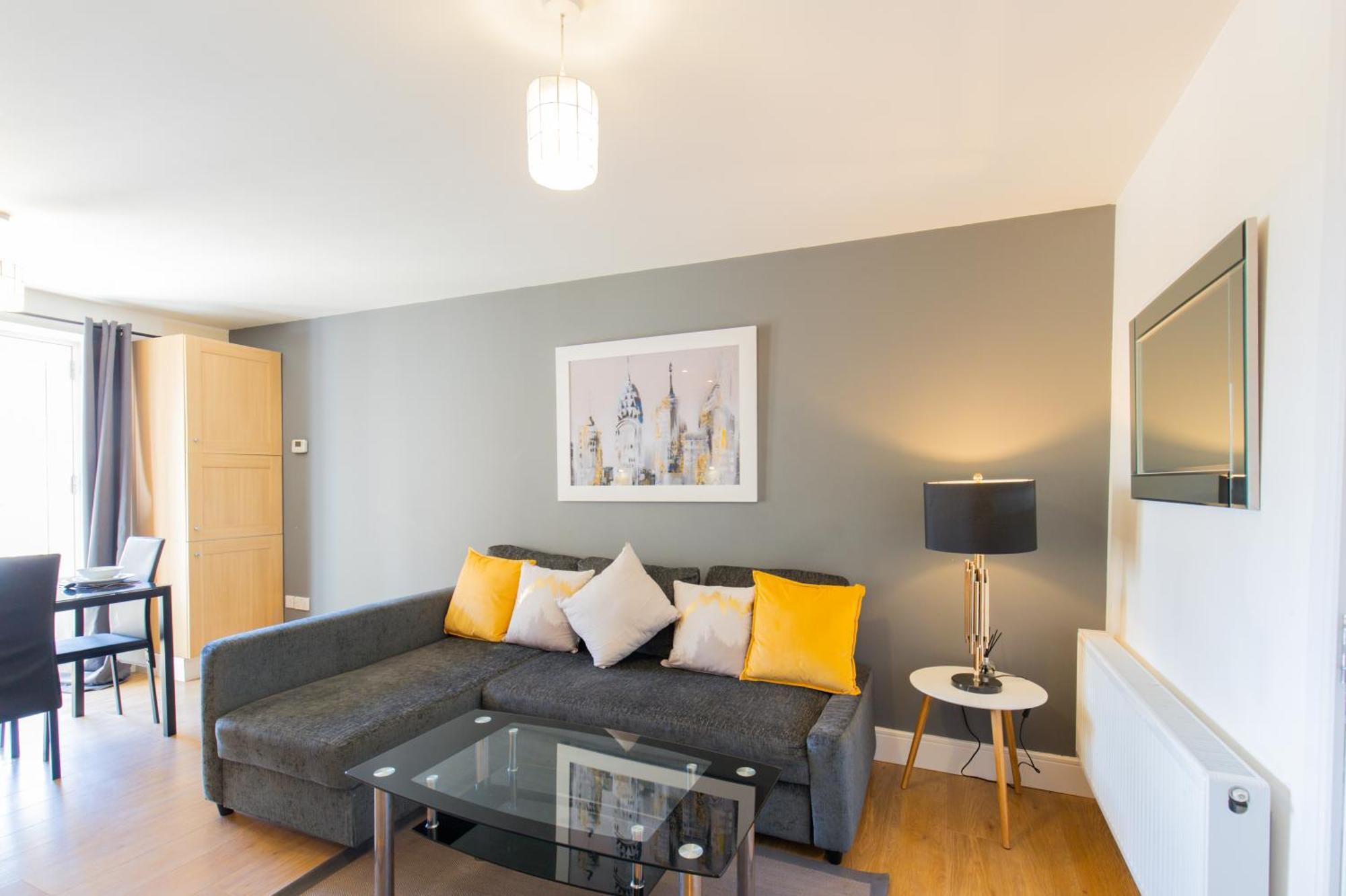 Velvet 1-Bedroom Apartment, Clockhouse, Hoddesdon Exterior foto