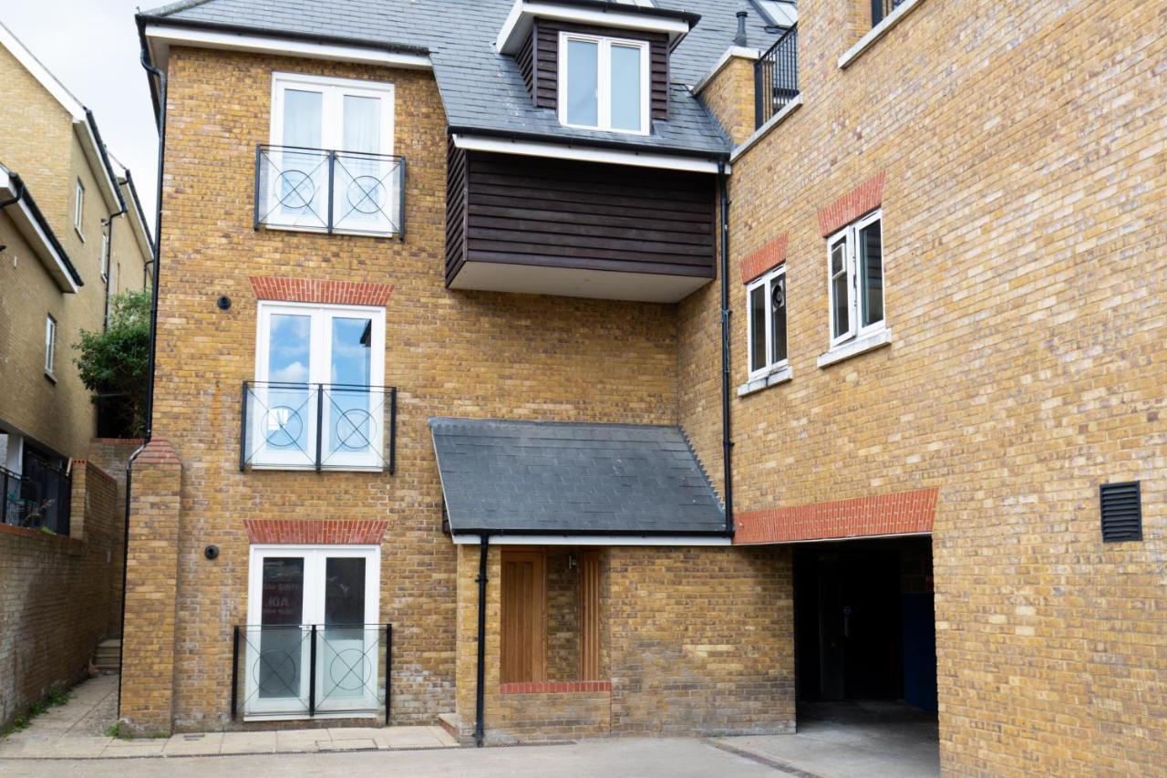 Velvet 1-Bedroom Apartment, Clockhouse, Hoddesdon Exterior foto